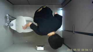 JKちゃん達のtoilet⑱　性服ちゃんも登場！スタイル良し！お㋘㋘も良し！(^o^) voyeur jp 06