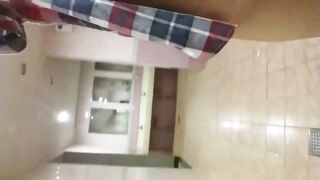 남자화장실에서 물빼는 엉첨난 털녀 korean porn