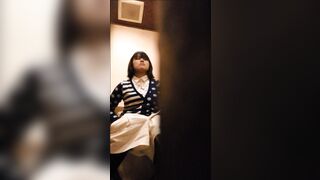 地下鉄御〇筋のトイレ26ボチャッボチャッボトッ鮮明な天の声 voyeur jp 4 (4)