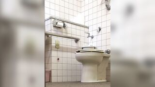 地下鉄御〇筋のトイレ26ボチャッボチャッボトッ鮮明な天の声 voyeur jp 4 (7)