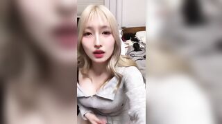 コスプレギャル　おっぱい丸出し配信 jvip