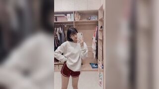 ショートパンツの超かわいい女子大生変態自撮り8P12V jvip 06