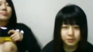 （PC携帯対応）衝撃注意！！超美少女ＪＫ全員が乳首丸出し第二弾！！！ jvip