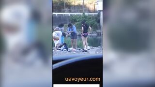 河原で堂々着替える●Cちゃんたち① voyeur jp