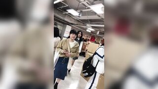 ２人のお姉さんの逆さパンチラ動画-静止画-１５７ voyeur jp 03-150526