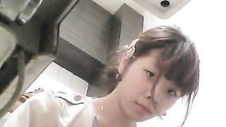 ヤングガールトイレ番外編下アングル1-2 voyeur jp 150526 01