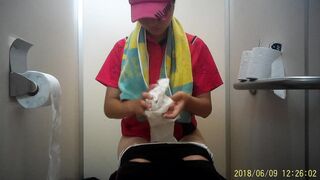 新Tennis⑮ ４名収録！経血たら~ん( ﾟДﾟ)下半身丸出しのままナプキン交換( ;∀;) voyeur jp 160526 07