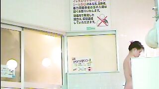 銭湯 裸で歩き回るお姉さん達 voyeur jp 180526 41