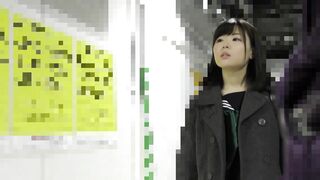 電車痴漢-顔出し制服jk-セーラー服癒し系純真美少女-うぶな膣内に無音ローターをねじ込む-3人同時責め-チ-コこすりつけ voyeur jp 01-250526