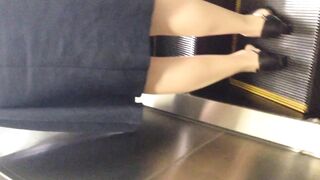 完 上品マダムのパンティ連続盗撮8days 2 allスカートめくり編 final voyeur jp 03