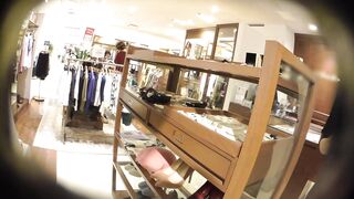 店員撮り６１ ここでは一番タイプでした 変わったtバックで これはもう尻動画ｗ voyeur jp