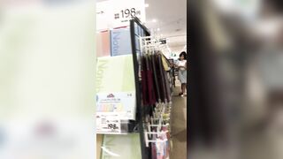 お姉さんの逆さパンチラ動画 静止画 １８１ voyeur jp 01