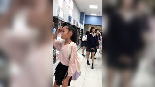 jk風の逆さパンチラ動画 画像付き １７５ voyeur jp 01