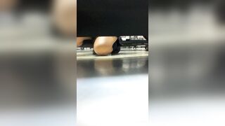 商品棚の下からしゃがみj のパンツを観察 voyeur jp