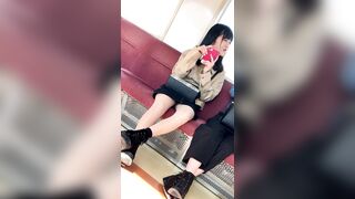 顔出し期間限定版 電車対面パンチラ2019 pre39 s級美少女のスト越し薄エメラルドグリーンパンティ voyeur jp