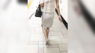 淫乱ナース降臨 no 1038 文句無しのエロさ 夜勤明けランチへ向かうtバック着衣尻 voyeur jp
