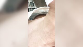 女子大生 胸チラ パンチラ 純粋系同級生に興奮し過ぎちゃいました voyeur jp