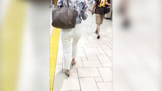 ケツ良し 透け感良し 誘惑良し no 1624 vol3 色んなエロスを振りまくタイトな白パンツol達 voyeur jp