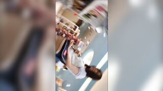 この女の逆さ撮りで暴発しちゃいました121 voyeur jp